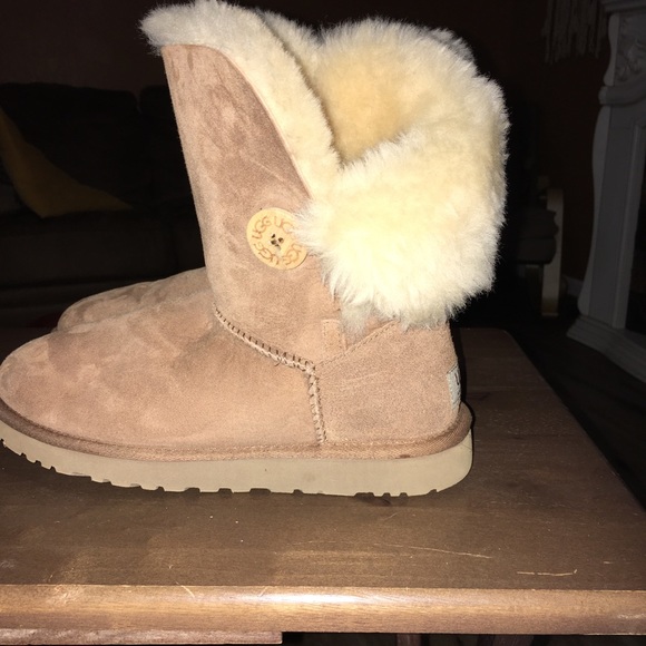 UGG Boots, tan, size 7 - Picture 7 of 8